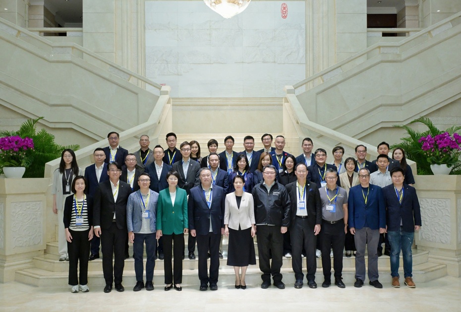 Dinner hosted by the Hong Kong and Macao Affairs Office of the Chongqing Municipal Government. FHKI