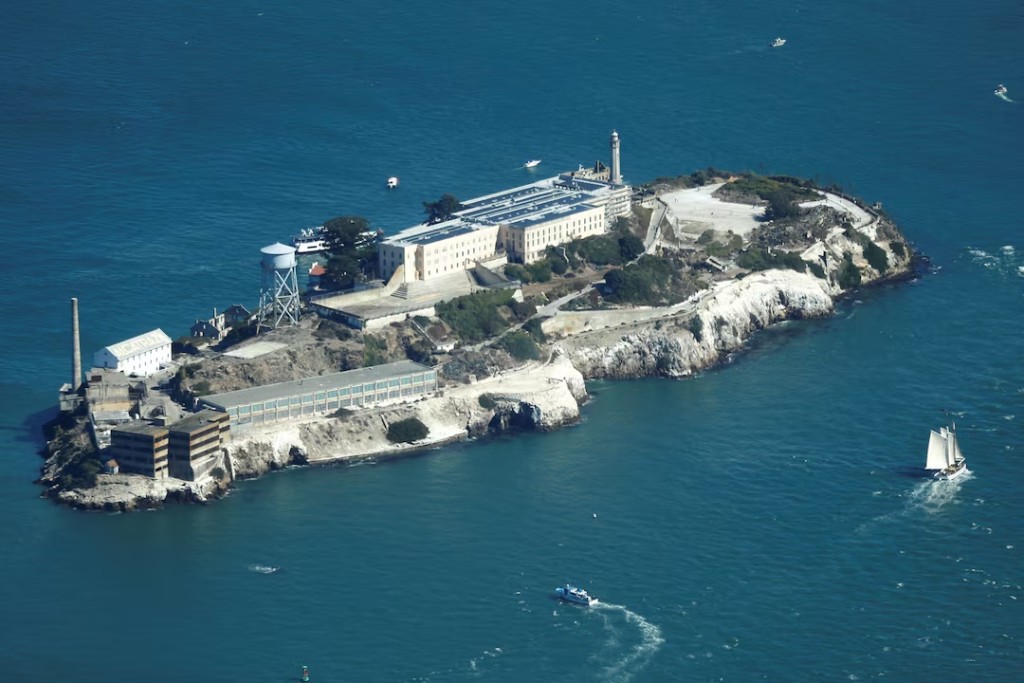 Alcatraz Island is seen in San Francisco Bay in San Francisco, California, U.S., October 5, 2017. REUTERS/Stephen Lam/File Photo