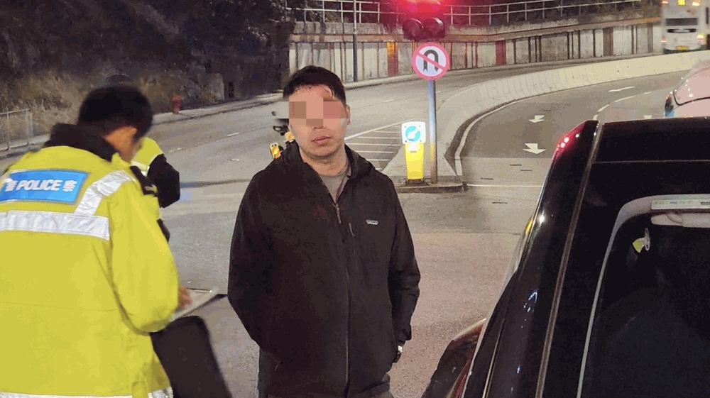 Man arrested for drunk driving after crashing in Ap Lei Chau