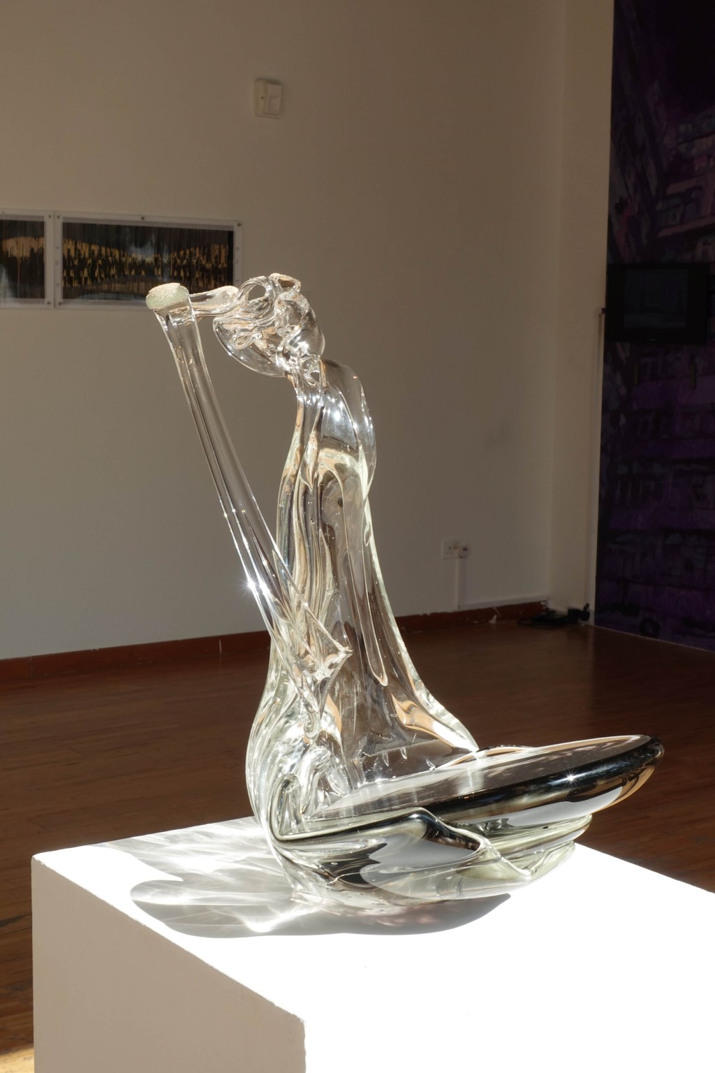 The glass work Fire • Ink • Flow by artist Sunny Wang.