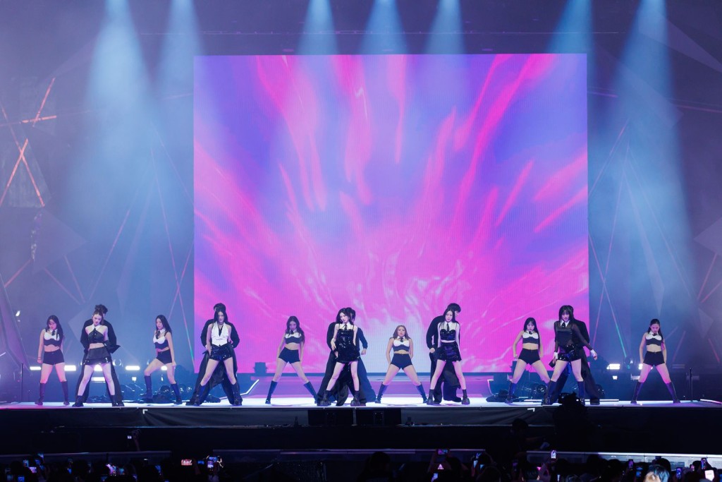 Performance by MEOVV.