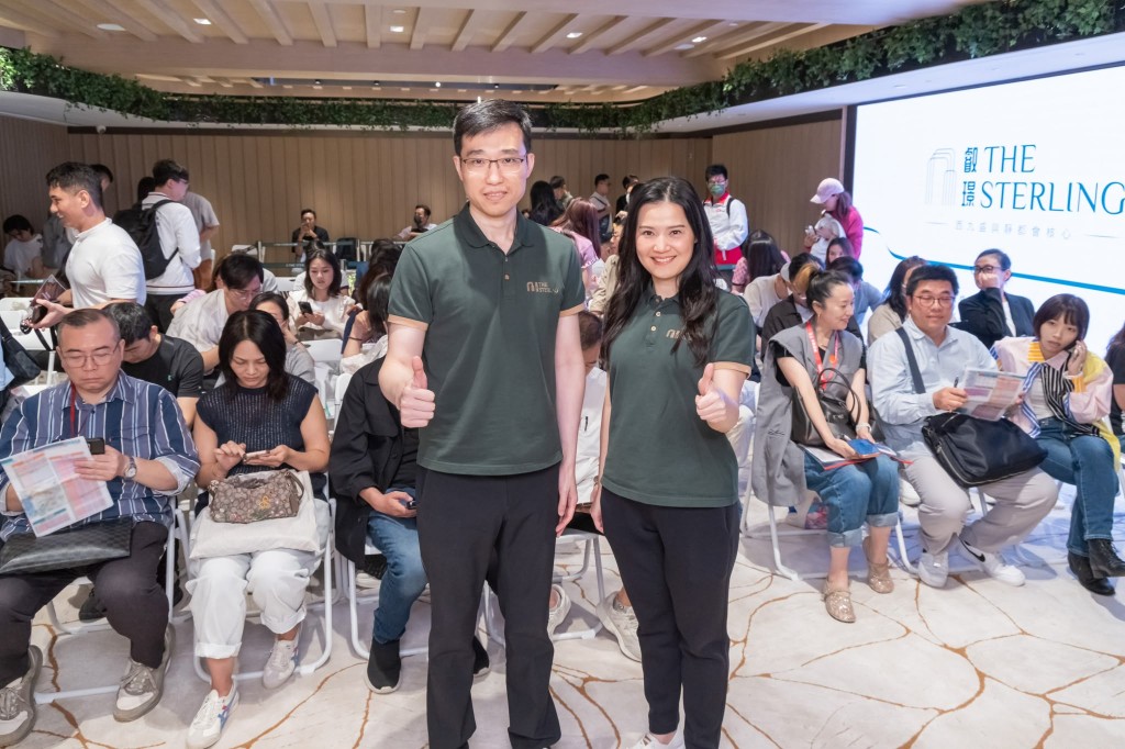 From left: Kong Jian and Cen Feifei.