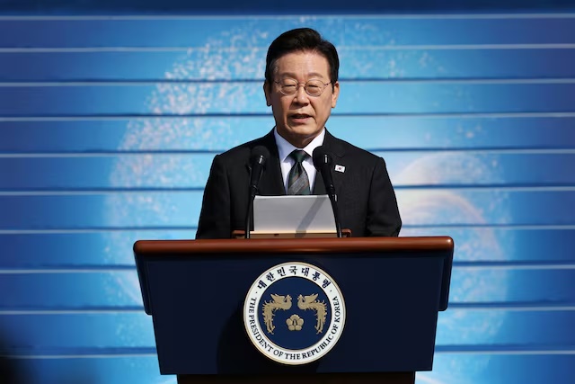 South Korean President Lee Jae Myung delivers his speech during a celebration to mark 77th Armed Forces Day in Gyeryong, South Korea, October 1, 2025. REUTERS/Kim Hong-Ji/Pool
