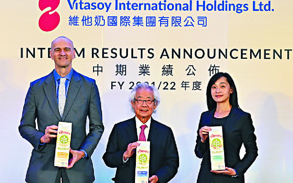 Revealing the results are, from left, group chief executive officer Roberto Guidetti, Winston Lo and group chief financial officer Ian Ng. SING TAO Revealing the results are, from left, group chief executive officer Roberto Guidetti, Winston Lo and group chief financial officer Ian Ng. SING TAO