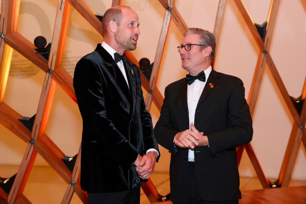 Britain's Prime Minister Keir Starmer and Britain’s Prince William, Prince of Wales, attend a meeting ahead of the Earthshot Prize 2025 awards ceremony at the Museum of Tomorrow in Rio de Janeiro, Brazil, November 5, 2025. Roberto Filho/Pool via REUTERS