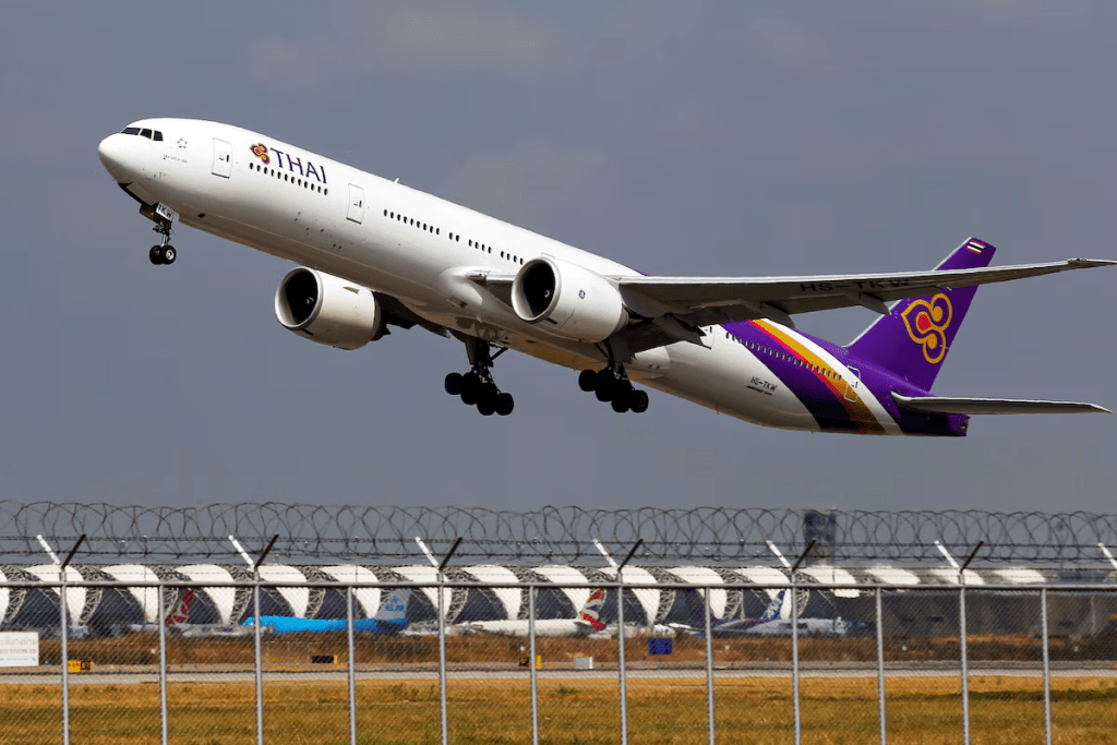 A Thai Airways Boeing 777-300ER plane takes off from Bangkok's Suvarnabhumi Airport February 23, 2015. REUTERS/Chaiwat Subprasom