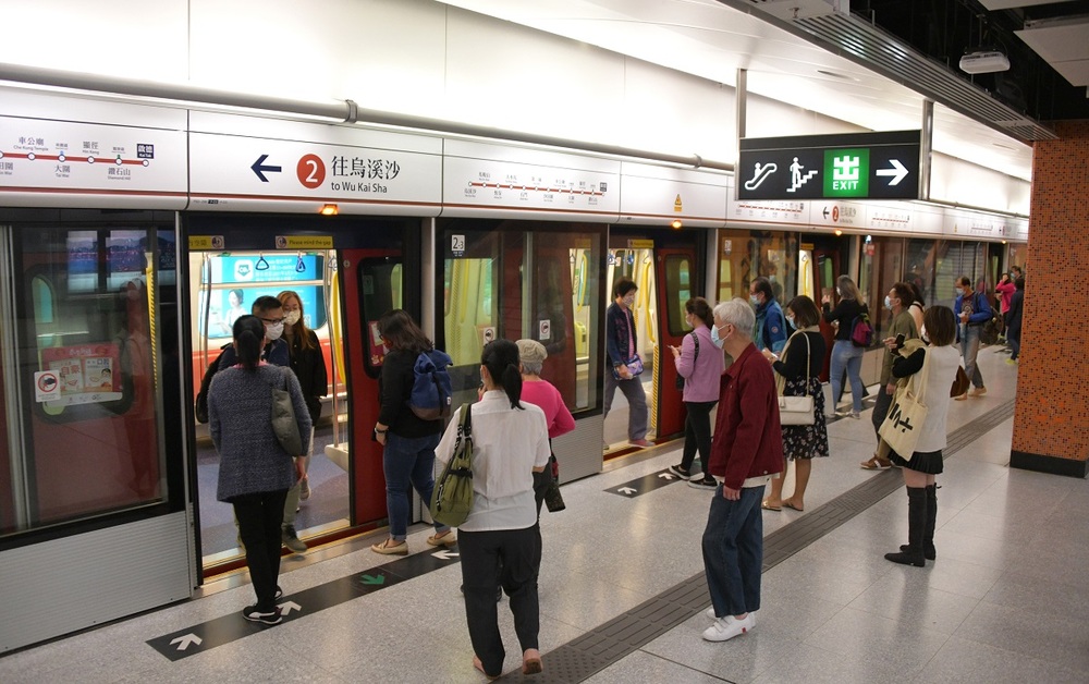 The first trains of West Rail Line and Tuen Ma Line Phase 1 on May 2 will be deferred to around 7.30am. File photo. The first trains of West Rail Line and Tuen Ma Line Phase 1 on May 2 will be deferred to around 7.30am. File photo.