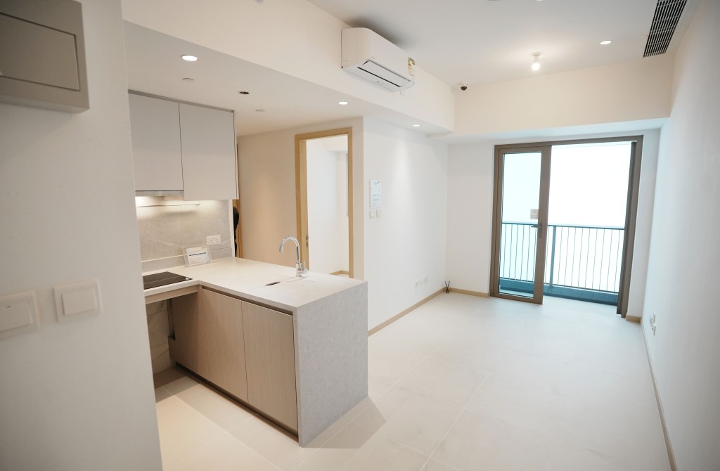 Hemma Emerald at Anderson Road, Kwun Tong offers 960 units. 