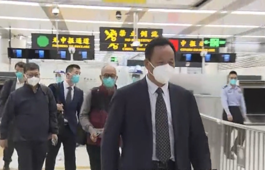 Tong Xiaolin arriving in Hong Kong. Tong Xiaolin arriving in Hong Kong.