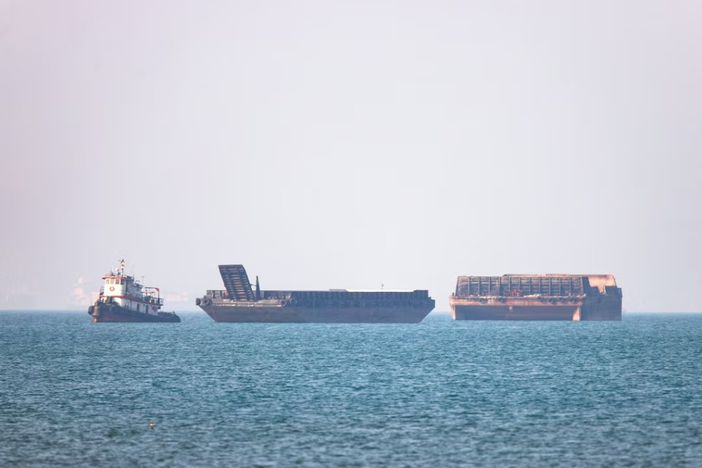  Vessels in the Strait of Hormuz near Bandar Abbas, Iran, May 4, 2026. Amirhosein Khorgooi/ISNA/WANA (West Asia News Agency) via REUTERS