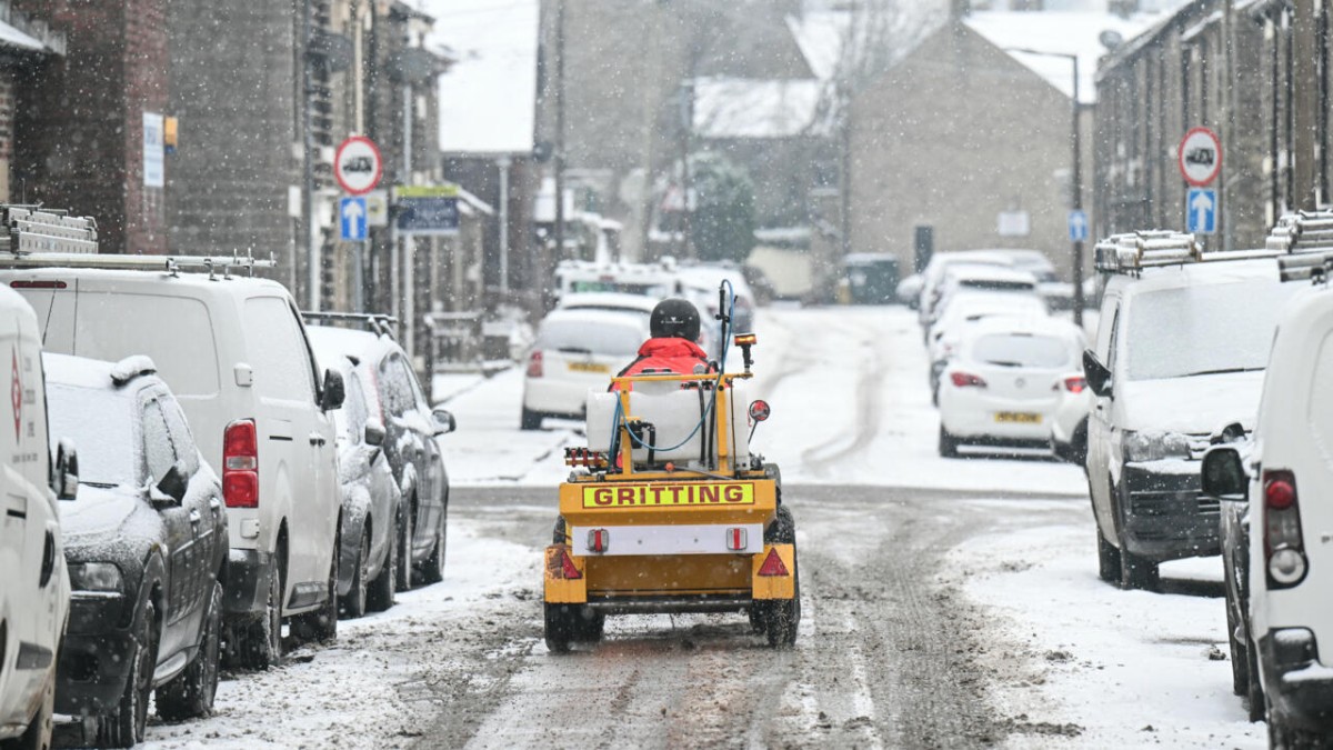 Six dead in weather accidents as cold snap grips Europe
