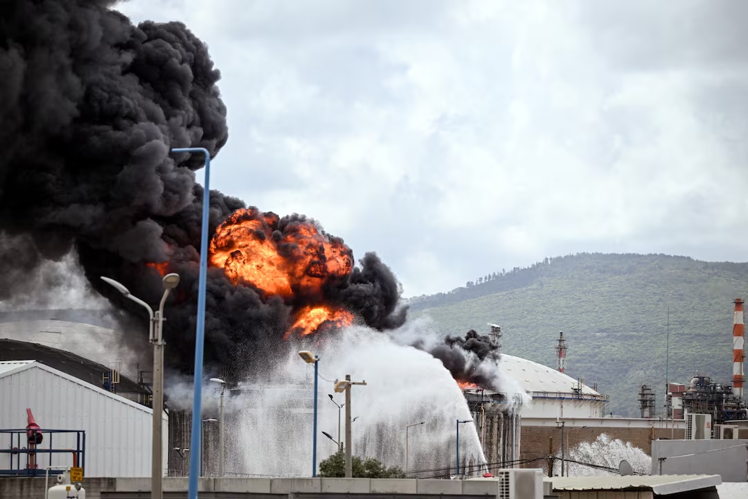 thestandard.com.hk - The Standard 英文虎報 - Giant oil tanker off Dubai hit by Iranian strike after Trump's latest threats