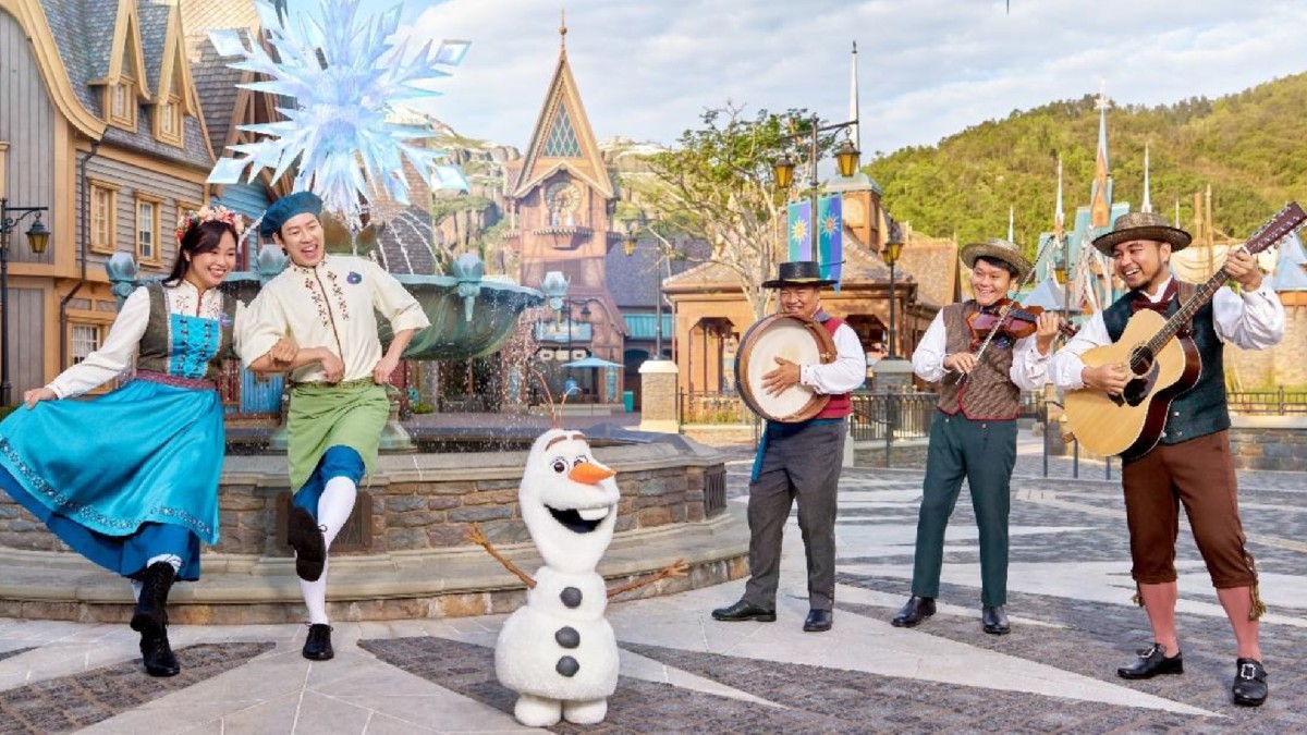 thestandard.com.hk - The Standard 英文虎報 - Hong Kong Disneyland unveils lifelike robotic Olaf in World of Frozen
