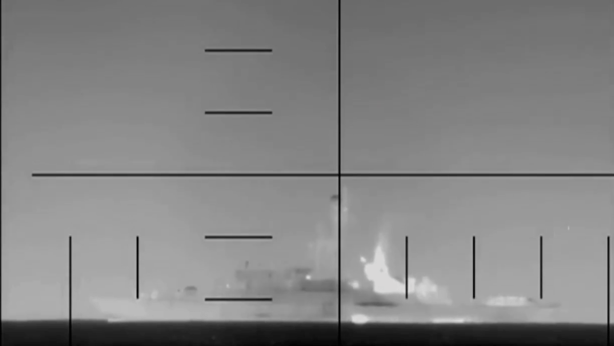 (Video) US sinks Iranian warship with torpedo in first such attack ...