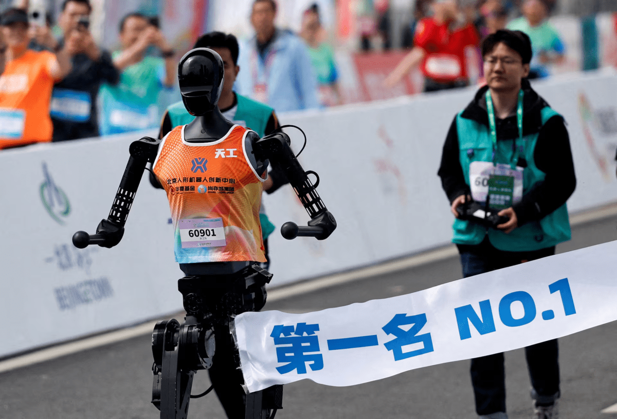 thestandard.com.hk - The Standard 英文虎報 - China humanoid robot half-marathon to showcase technical leaps