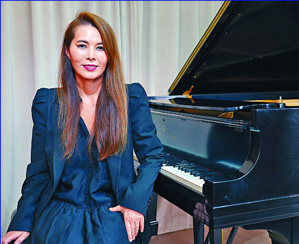 Wooing Cantopop star and orchestra in youth-wooing crossover