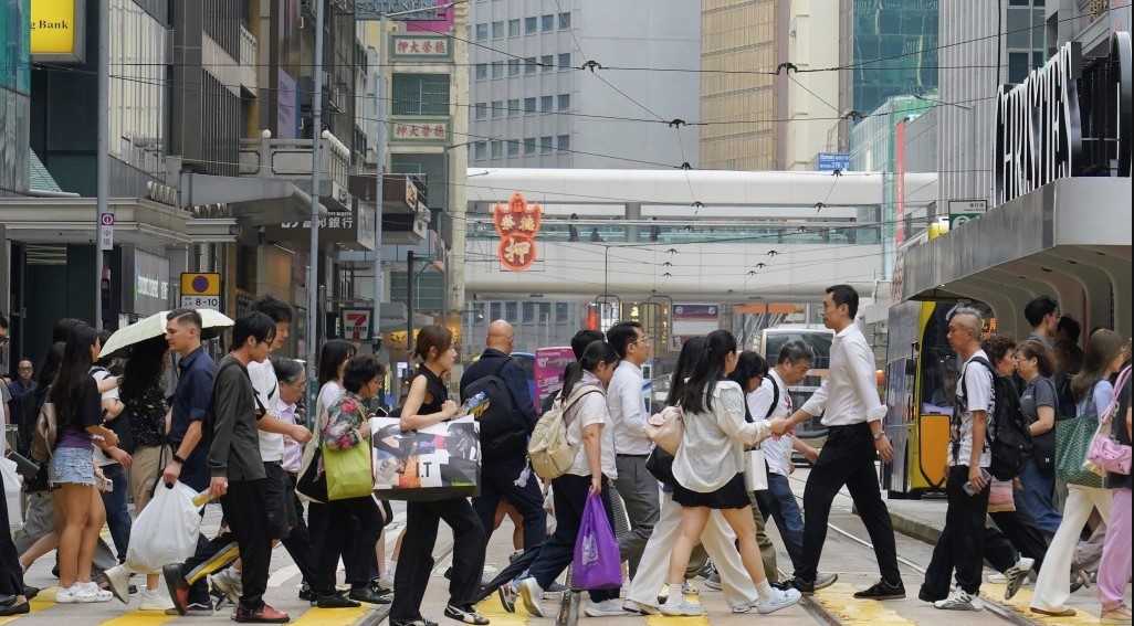 thestandard.com.hk - The Standard 英文虎報 - AI reshapes Hong Kong job market as graduate vacancies fall 60pc