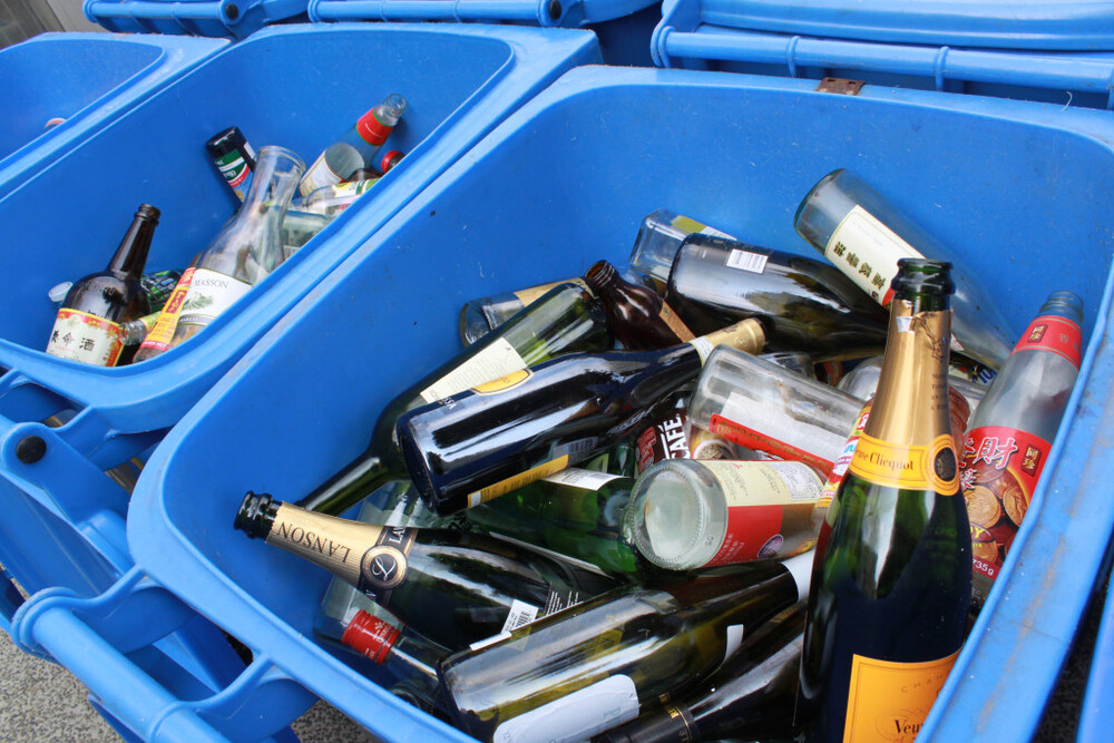 thestandard.com.hk - The Standard 英文虎報 - Glass bottle recycling rate doubles after Producer Responsibility Scheme launch: EPD