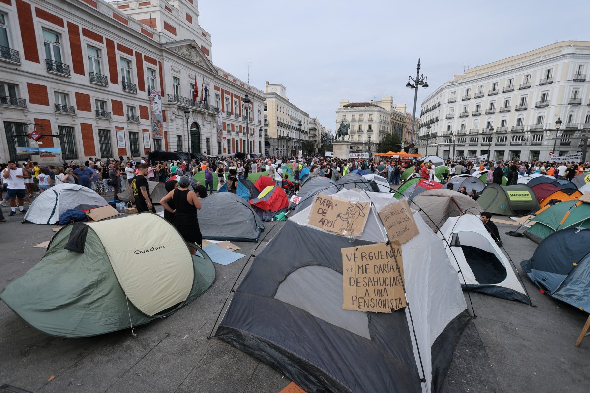 thestandard.com.hk - The Standard 英文虎報 - Housing protesters dig in for long stay in Madrid square