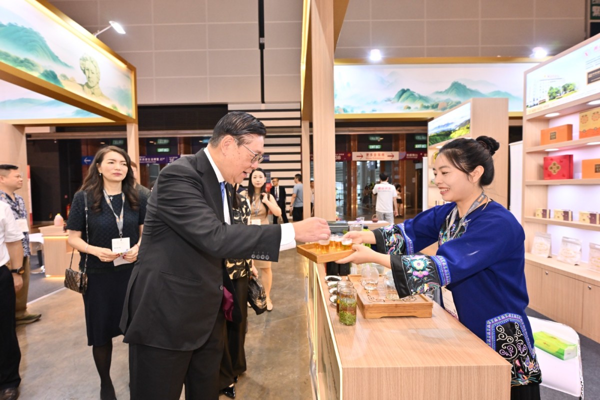 thestandard.com.hk - The Standard 英文虎報 - HKTDC chief Frederick Ma visits Food Expo to support local and mainland culinary brands