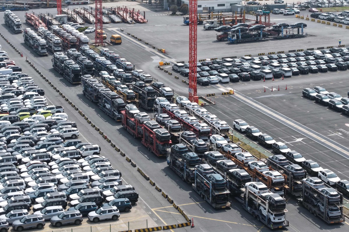 thestandard.com.hk - The Standard 英文虎報 - China's domestic car demand under pressure, association exec says