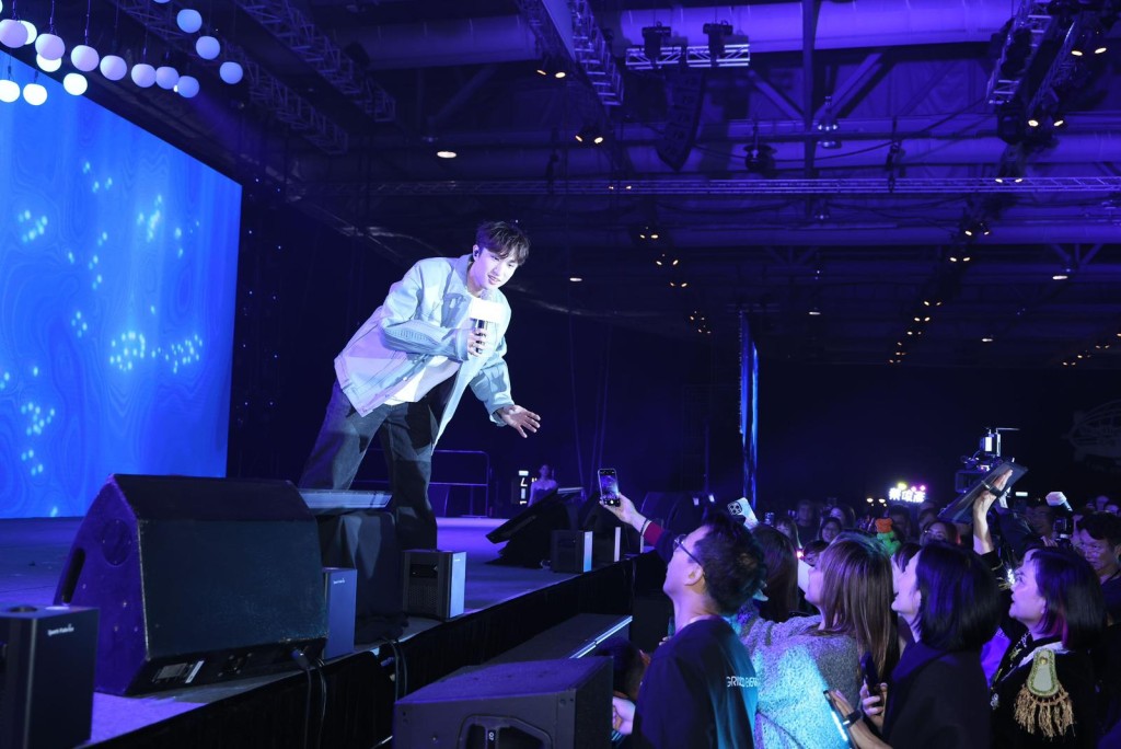 thestandard.com.hk - The Standard 英文虎報 - World No. 1 fencer Ryan Choi jumps into music, fans pledge support