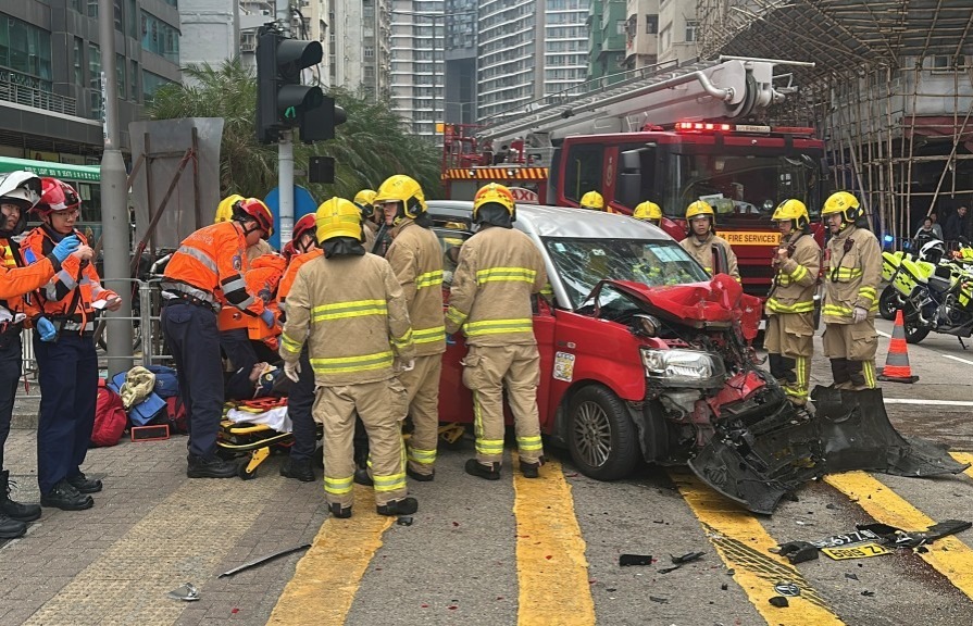 Six injured in taxi and Lamborghini SUV crash in Jordan