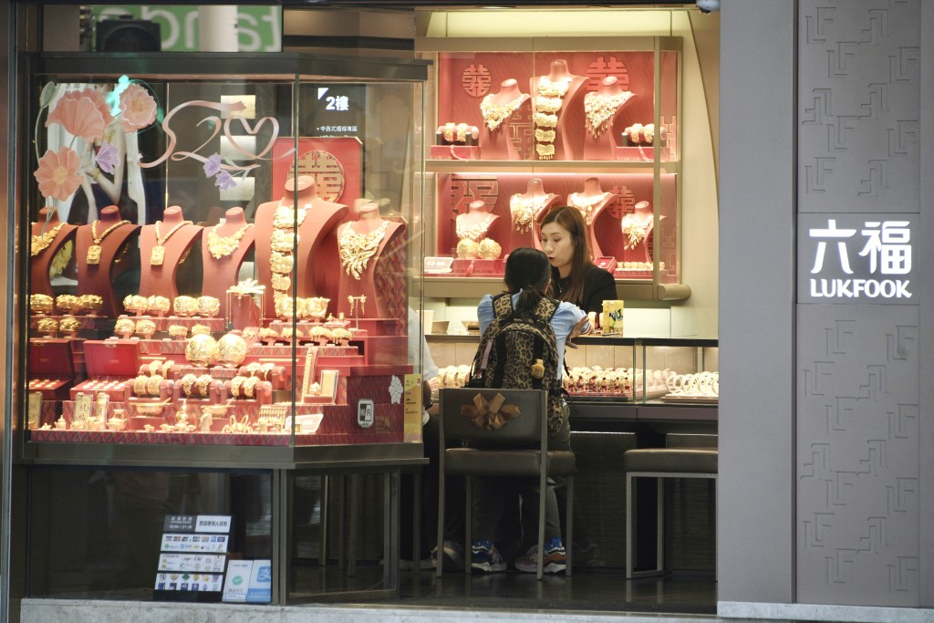 Luk Fook same-stores sales rise 12 pc