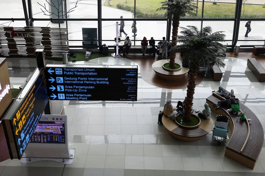Indonesia reopens Jakarta airport as Anak Krakatau ash clears; new ...
