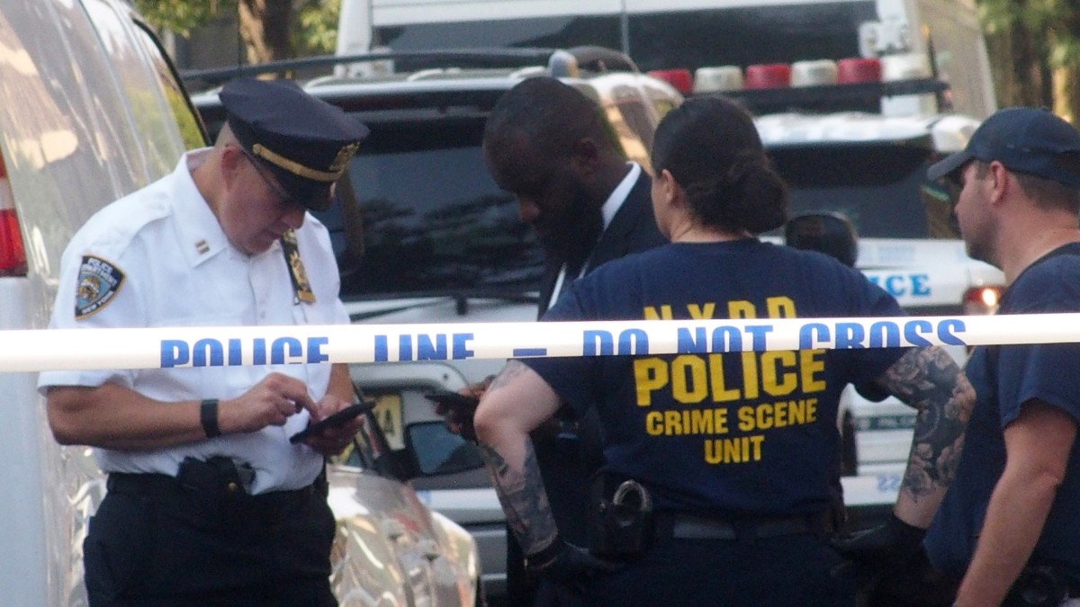 Shooting in crowded New York club leaves 3 dead