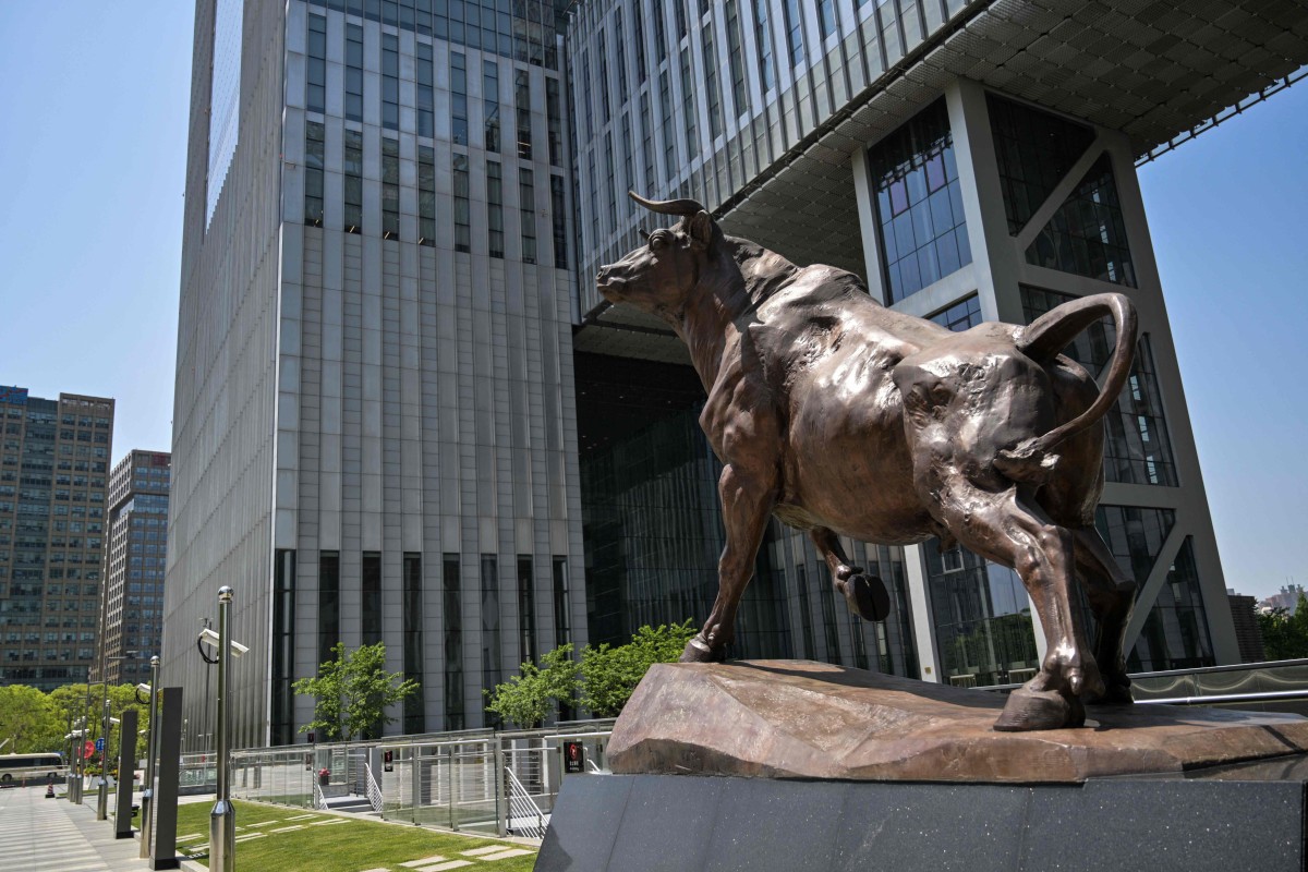 thestandard.com.hk - The Standard 英文虎報 - Chinese brokers tighten client scrutiny to mitigate over-leveraging risks, Bloomberg reports