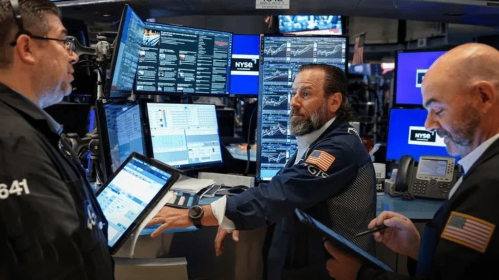 thestandard.com.hk - The Standard 英文虎報 - Wall St rises as yields ease, Moderna lifts healthcare stocks