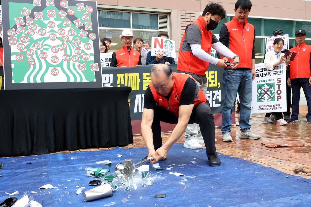 thestandard.com.hk - The Standard 英文虎報 - South Korean ministry to shun Starbucks vouchers in 'Tank Day' campaign backlash