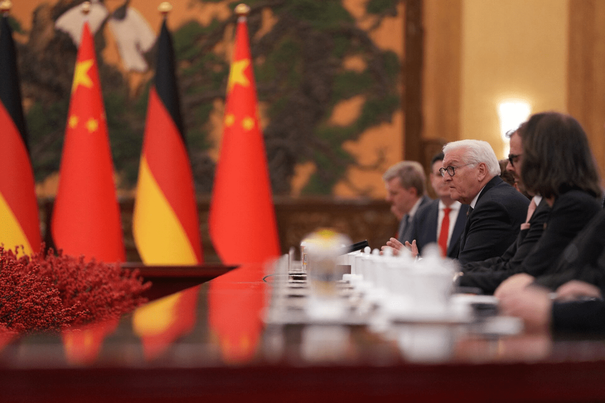 thestandard.com.hk - The Standard 英文虎報 - China willing to import more German goods, Premier Li says