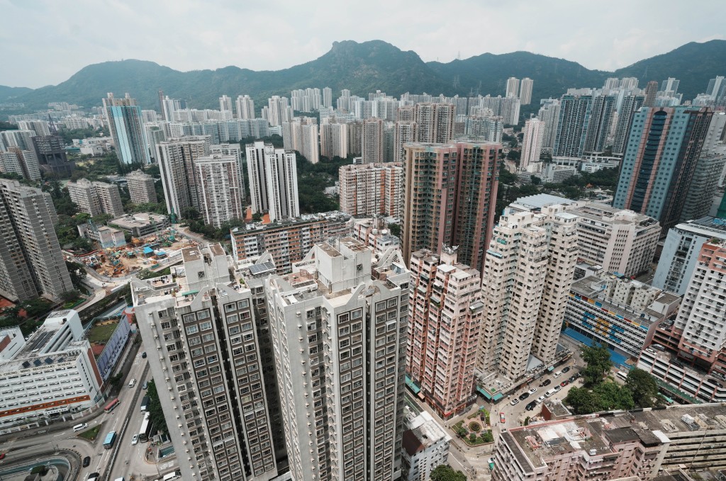 thestandard.com.hk - The Standard 英文虎報 - Housing chief leaves room for future home ownership ratio adjustments as yacht travel scheme nears launch