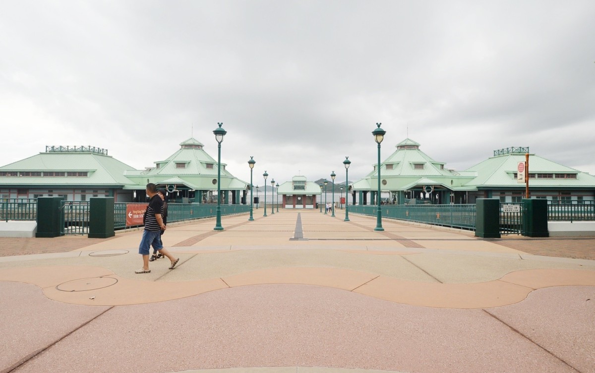 thestandard.com.hk - The Standard 英文虎報 - Lawmaker urges Disneyland to tap waterfront advantage with themed sea tours
