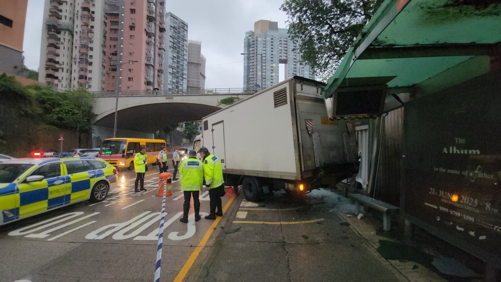 (Video) Hit-and-run truck driver arrested after fatal crash at Hung Hom ...