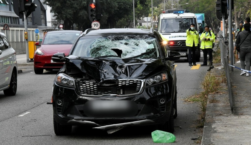 Cyclist dies after being hit by car in Tai Po