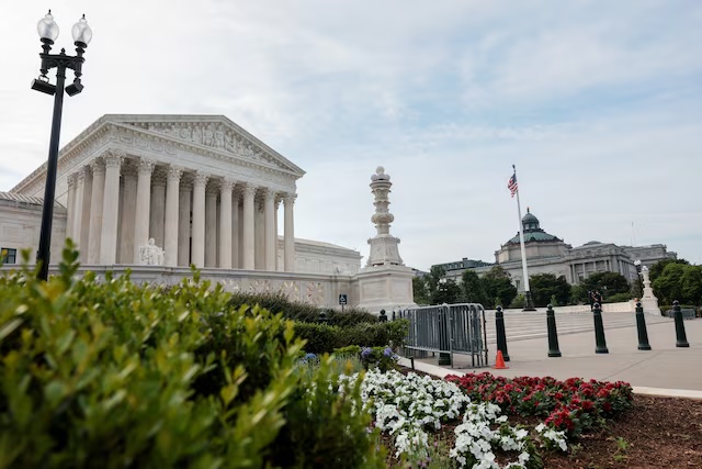 thestandard.com.hk - The Standard 英文虎報 - US Supreme Court hears bid by oil companies to avoid climate lawsuit