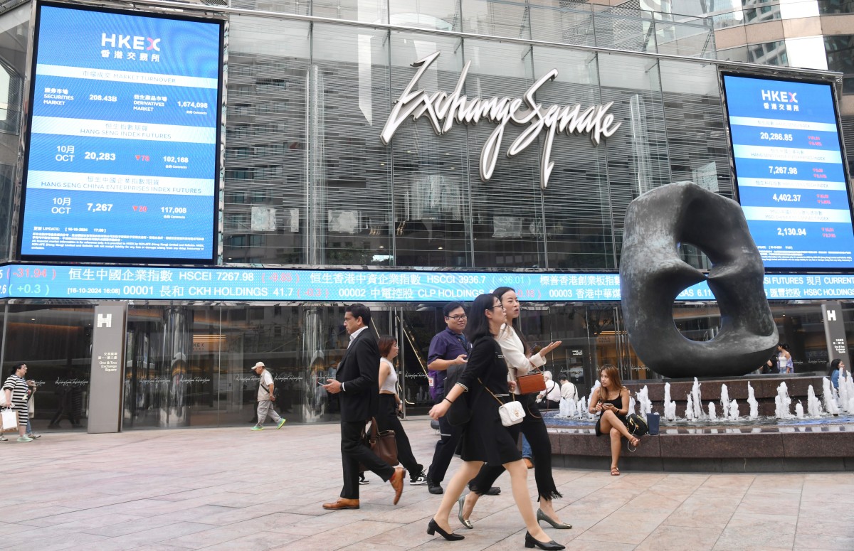 Hong Kong stocks narrow losses by midday