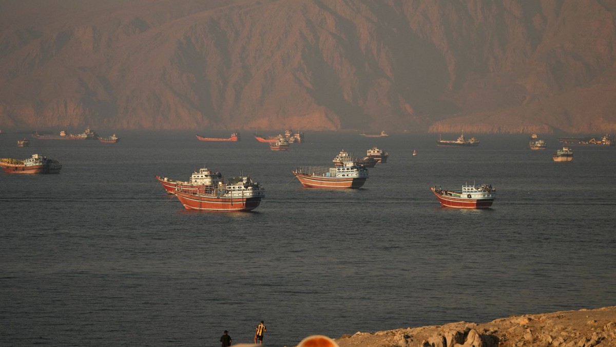 thestandard.com.hk - The Standard 英文虎報 - Iran expands attacks on Gulf states after US strikes, says Strait of Hormuz closed