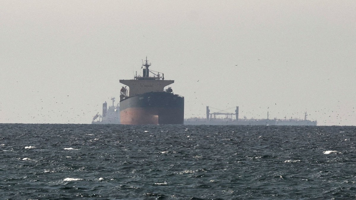 Iran names six countries whose ships can pass through Strait of Hormuz, mulls US$2 million transit fee