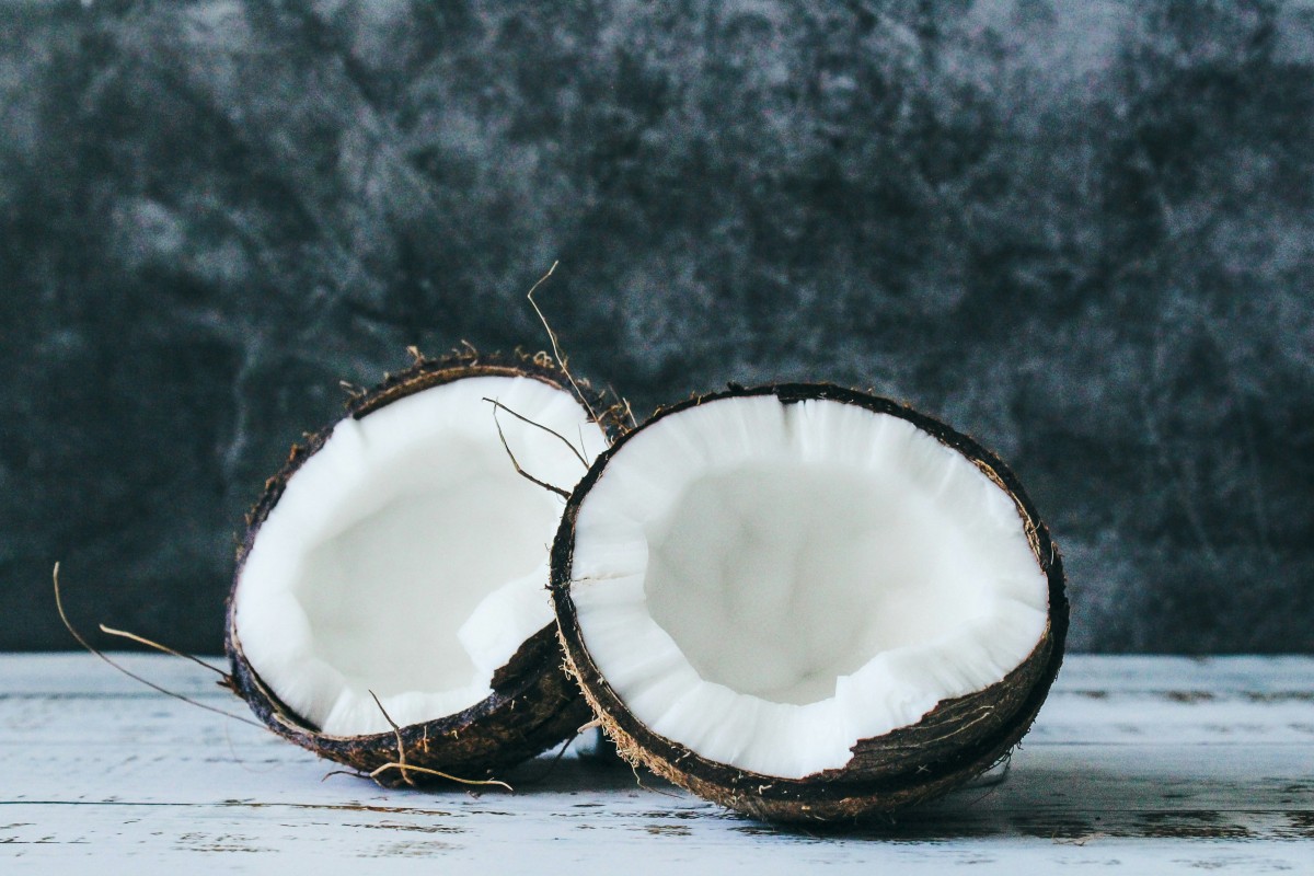 thestandard.com.hk - Khan Heeba Lazmi - Is coconut oil a weight loss miracle? Doctor debunks 3 myths