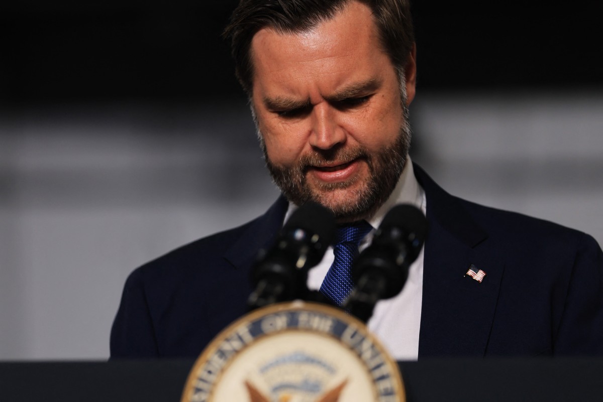 Faith, hope and Iran: Vance gambles on center stage
