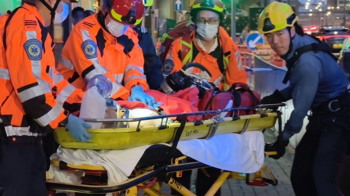 thestandard.com.hk - The Standard 英文虎報 - Ex-Hoixe Cake Shop owner dies after falling from Kwun Tong industrial building while chasing suspected burglar