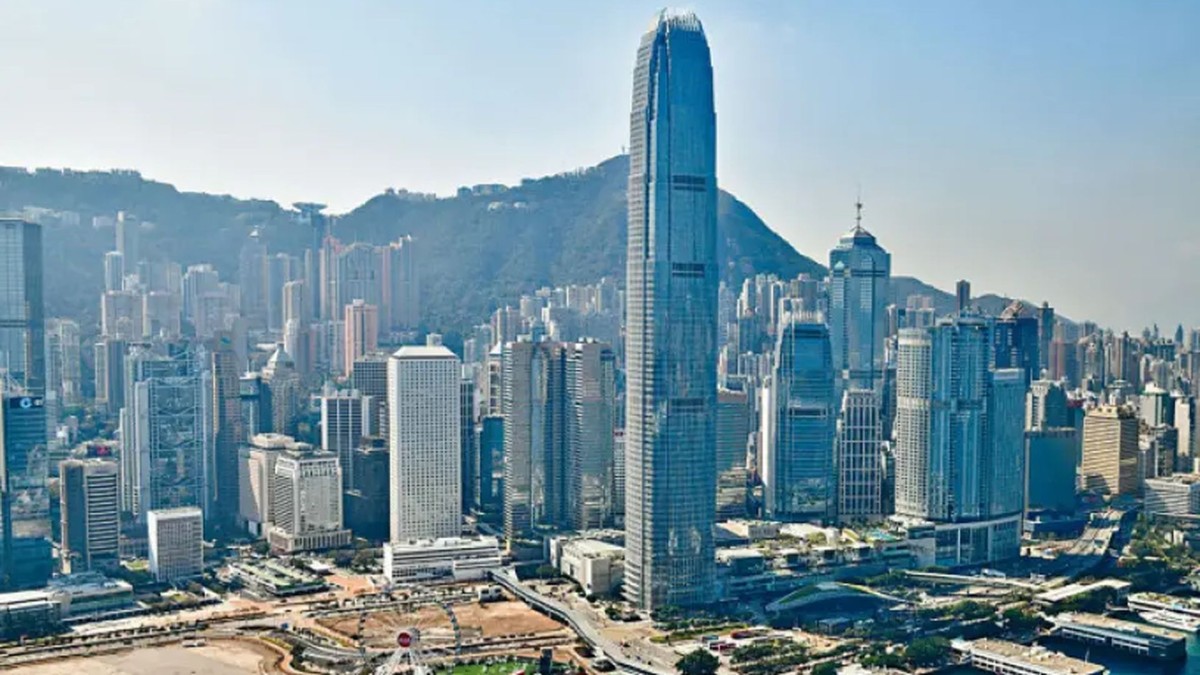 thestandard.com.hk - The Standard 英文虎報 - Fund managers relocate from Singapore to HK, but sustaining wealth crown demands more than tax breaks