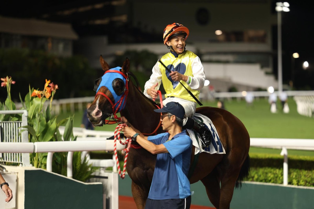 Champion Jockey Special 亮雅 Raceday review: Manfred's special shoes, Derek Leung shines