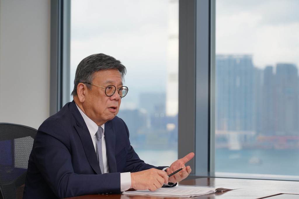 thestandard.com.hk - The Standard 英文虎報 - Hong Kong economic forecasts upgraded as global investment initiatives exceed targets