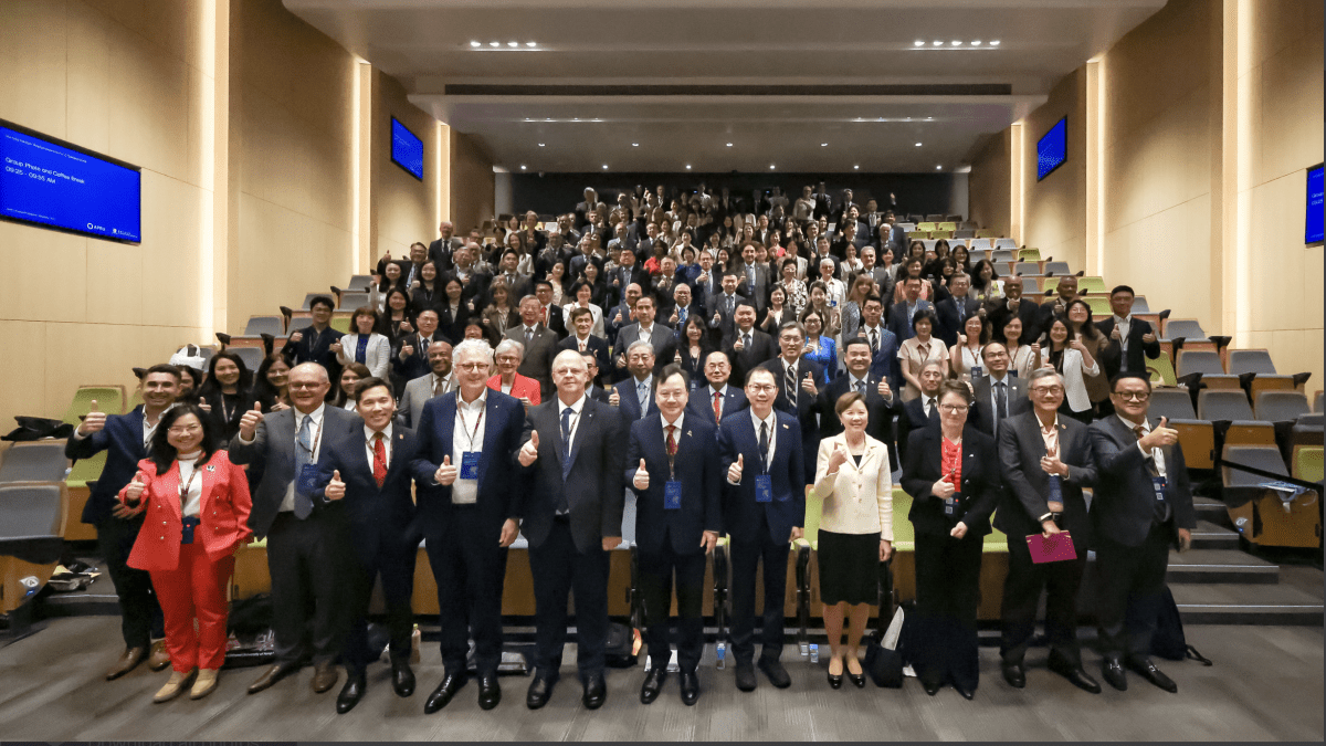 thestandard.com.hk - Rina Wang - Academic leaders discuss AI, talent and global challenges at CUHK summit