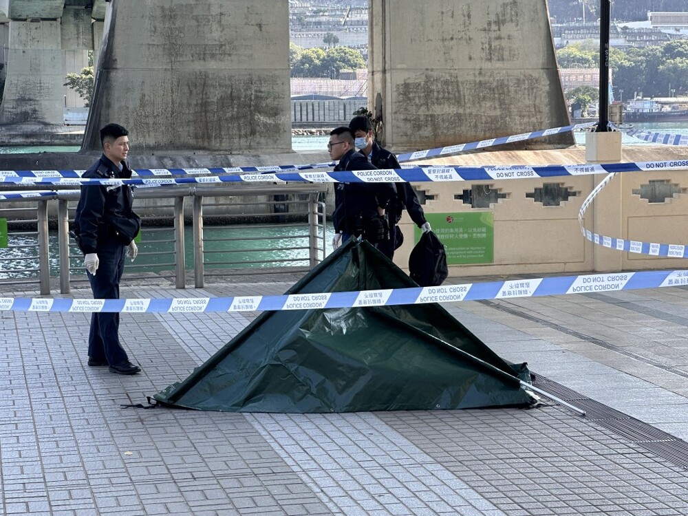 Man dies after falling from Tsing Yi bridge